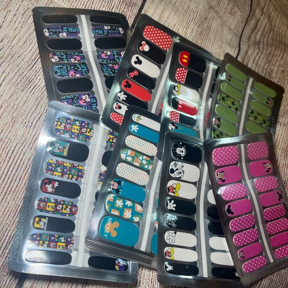 8 PCs Disney Mickey Real Nail Polish Strips Set of 7 NEW - Picture 3 of 4